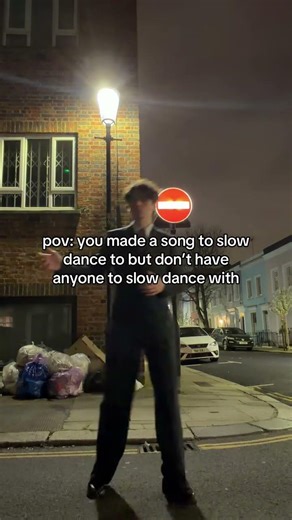 help me bring back music to slow dance to like the 1950’s #franksinatra #music #vintage #elvis