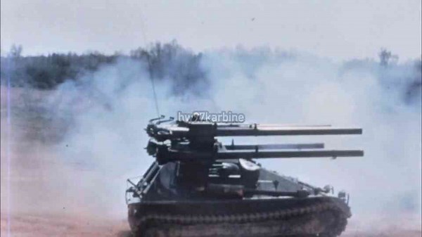 El M50 Ontos abre fuego: un destructor de tanques dispara sus seis cañones sin retroceso en 1955