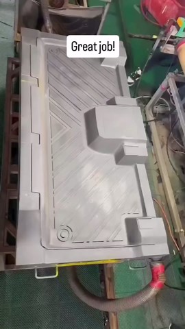 Technology🔹️Gadgets on Instagram: "Vacuum Coating Method In this video, you will see how complex and detailed the vacuum coating process can be. The craftsmen demonstrate the challenges they face while applying vacuum coating to surfaces and how they overcome them. Be sure to watch the video to get a close look at this interesting and difficult technique. You’ll realize that vacuum coating is much more challenging than you might have thought! #vacuumcoating #coatingtechnology #surfacecoating #v