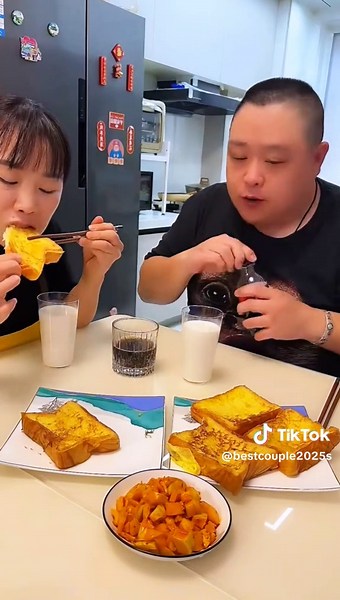 #funnycouple #eating #husbandandwife #husbandandwifechallenge | couple videos