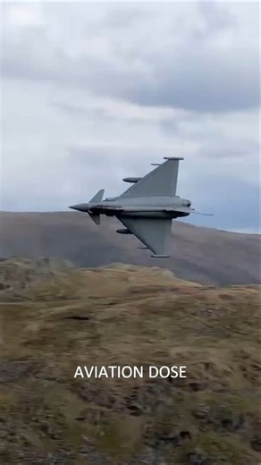🇬🇧🔥2 RAF Typhoons RIPPING LOW Through a Mountain Pass! ⛰️✈️ #aviation #lowflying #planespotting