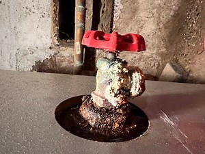 A DIY demonstration of how to replace your boiler drain valve in 4 simple steps.