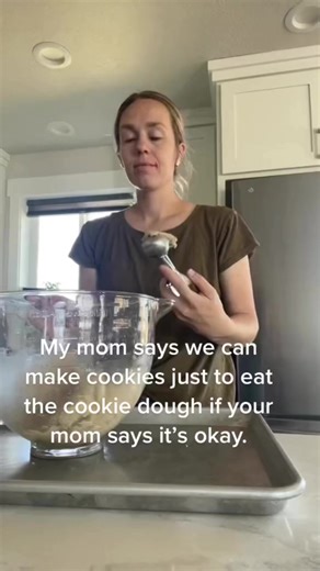 Do you eat cookie dough?🫣#cookies #cookiedough #relatable #funny #cookies | Cooking with Karli