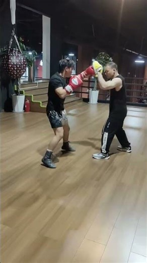 Boxing skills with pads #boxing #wushufight #boxingtraining #muaythai #boxingworkout #fightprep #mma