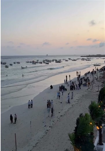 🇸🇴 This is Somalia. Far beyond the clichés and stereotypes shaped and repeated by parts of the film industry. A land of breathtaking landscapes, vibrant culture, and timeless beauty. A country far richer, deeper, and more alive than the single story we’ve been told. It’s time to reclaim our narrative. To see, to tell, and to share our stories in our own voice. 🎥 : Thank you @4bdi4ziz🃏 💚 — 🇸🇴 C’est bien la Somalie ! Bien au-delà des clichés et des stéréotypes façonnés et entretenus par cer