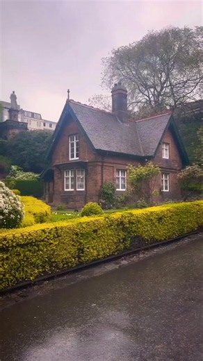 Edinburgh, Scotland | The Fairytale Capital of Europe