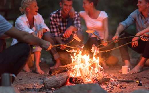 Czy na ROD można palić ognisko lub postawić grilla? Przepisy dla działkowców są jasne
