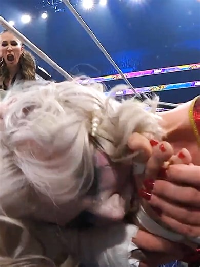 Toni Storm CHOMPS on Marina Shafir's feet 🦶 | marina shafir