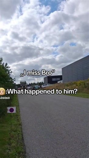 i_love_6.0_powerstroke (@i_love_6.0_powerstroke)’s videos with Down on the Floor (Vox) - Ah2