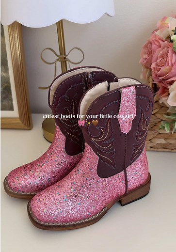 so cute 🎀🤠 #kidsboots #momtok #cowgirl #kidsshoes #girlmom