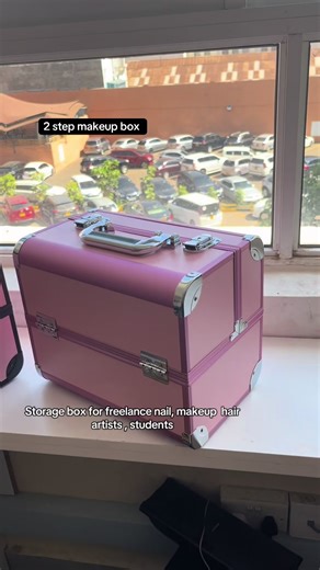 2 step makeup box for freelance artists or beauty enthusiasts. #makeupboxes #professionalmakeupbox #MakeupArtistTools #makeupstorage