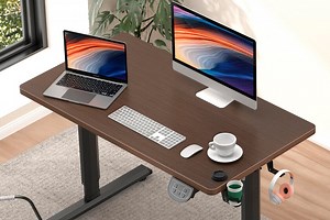 La mesa de escritorio barata ideal es elevable y está a precio mínimo