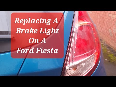 Replacing a Ford Fiesta brake light bulb