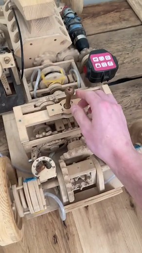 Supercar Blondie على TikTok