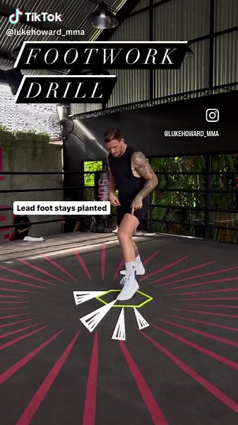 Simple footwork drill to get you moving before a session 👊🏻 . . . For more drills to upgrade your boxing, Enroll in our Fundamentals Program. Link In Bio 🔗 . . . #boxingfootwork #boxingtraining #boxingclass #boxingworld #boxinghype #boxinglifestyle #boxingfans #boxingtrainer #boxingmotivation #boxinghype