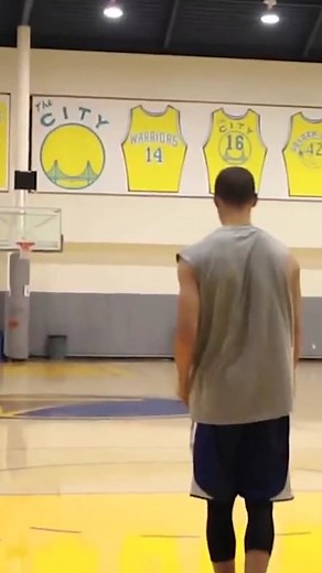 Stephen Curry Incredible Full Court Practice Shot in 2014