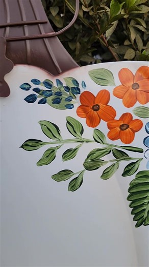 Ladybug gets married in 17 days! This is one of her wedding signs!! #thesassypaintbrush #familynamesign | The Sassy Paintbrush | Facebook