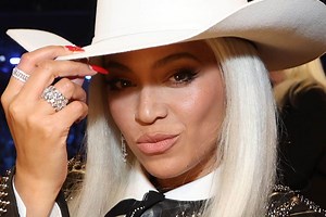 Beyoncé steals Super Bowl spotlight with album announcement and two country songs