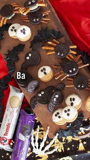 Spooky Halloween Biscuit Decorating with Bakers Chocobreak Creams