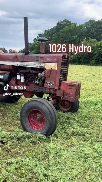 International 1026 Hydro Tractor for Farm Use