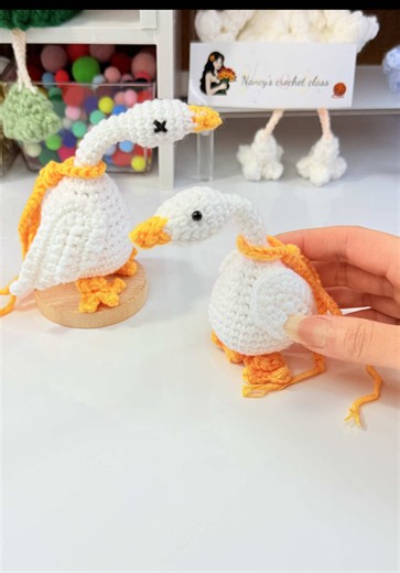 How to Crochet a Cute Little Goos.#crochet #crochetforbeginners #crochettutorial #crochetersoftiktok #goose