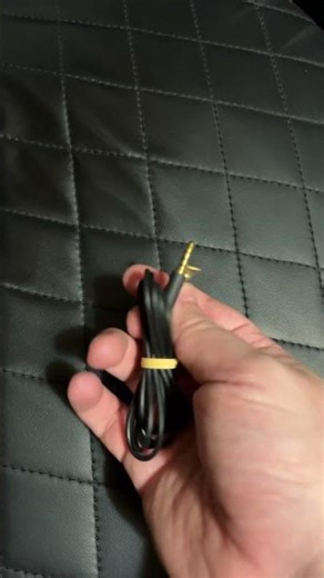 Gripping Stuff With Hand: Audio Cable 3.5mm