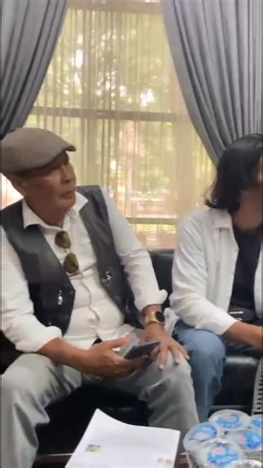 PAGUYUBAN VESPA LOMBOK TIMUR on Instagram: "Scooterist yang tergabung dalam kepengurusan Papalotim berDiskusi dengan Pembina Paguyuban Vespa Lotim, Bapak Sekda Lotim H. Muh. Juanini Taopik terkait Gawe-2 Papalotim “Lombok Vespa Festival 2026” berlangsung hangat dan penuh kekeluargaan. Semoga acara yg di gadang gadang bisa berjalan dengan baik dan sukses kedepannya. Paguyuban Vespa Lombok Timur : @sakrasscooter_official @ksc_lotim @csc_lotim @begaur.sc_lotim @poster_officialreal @ssclombok_ @baja