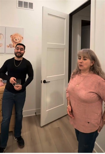 Llegó la suegra para celebrar la llegada de bebé César