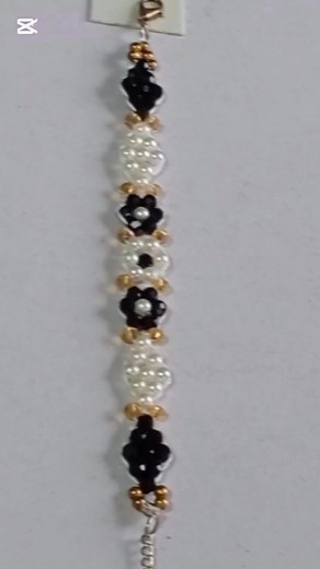 White golden black bead bracelet handmade jewellery easy diy #foryoupage #reelsviral #handmade #braclet #fypreels #video #videoviral #viralreels #2025reels #shortvideo | Easy DIY