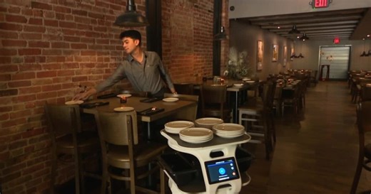 'All staff is excited': Green Bay restaurant adds table-bussing robot amid staffing shortages