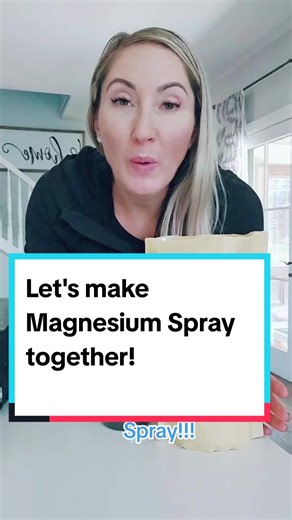 You can simply make your own magnesium spray from the comfort of your own home and add your own essential oil. 💧 I love to use practicality skin care magnesium flakes! Check in this video how I make it! . . #magnesiumspray #magnesiumflakes #holisticwellness #naturalremedies #antiaging #agelessbeauty
