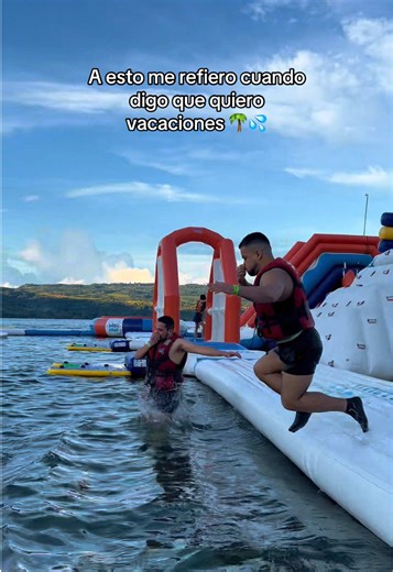 Vacaciones en la Laguna Azul: Diversión y Aventura