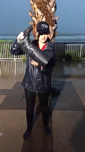 Jerrika Insco WLOS learns the value of rain boots in a hurricane #HurricaneMatthew | WLOS ABC 13