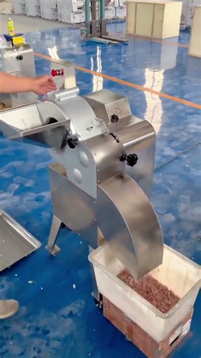 Automatic meat grinder machine