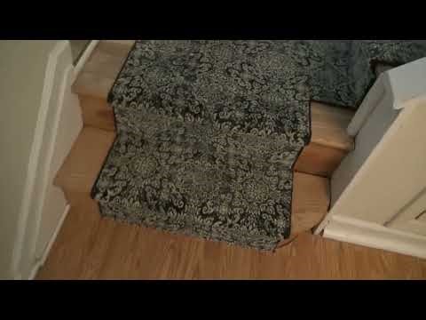 Another custom runner with no borders