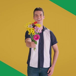 392K views · 524 reactions | Une nouvelle flamme, un accident de ski, un bébé en route… Votre vie demande des ajustements. Votre assurance, tout autant. | Desjardins | Facebook