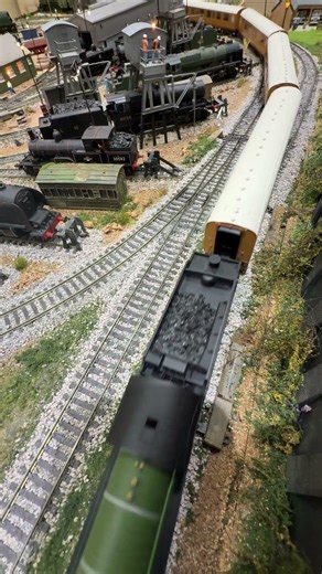 Thompson B1 61310 passes over a streamlined points crossover.
