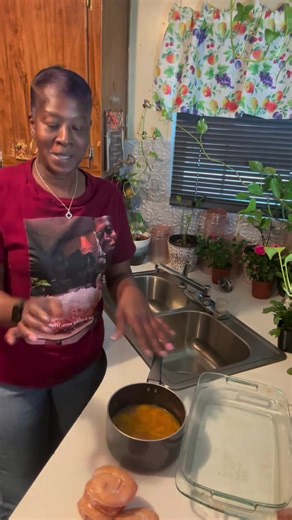 Delicious Honey Bun and Peach Dessert Recipe