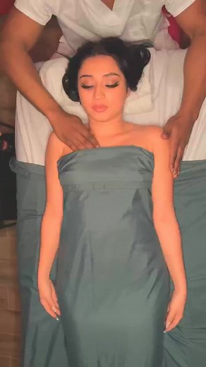 2.1M views · 10K reactions | Unlock your inner strength with a revitalizing chest massage. Feel th... | itsmassagemaste | Facebook