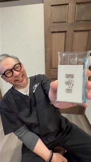 ともえくんといつでもどこでもクラプロックスの歯間ブラシを使おう【総務部長のオリジナルグッズ編】 #歯科医院 #歯間ブラシ #東大和市 #歯医者