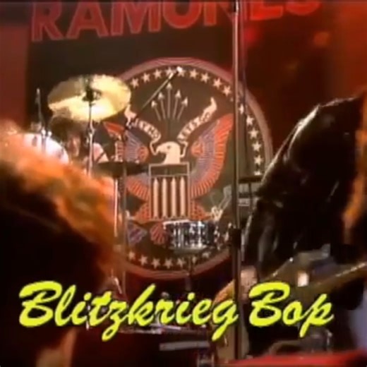 RAMONES - Blitzkrieg Bop | Ramones Forever