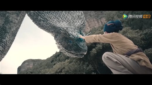 They used a child as the bait in order to catch the Python! More fantastic movies on 企鹅大影院! #山神 #企鹅大影院 | WeTV