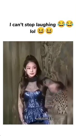 I can't control my laugh 🤣🤣........