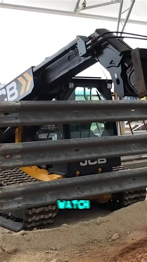 Watch the JCB 3TS-8T Teleskid handle heavy hay bales effortlessly with fork extensions. #JCB #SmartFarming #HeavyEquipment #fblifestyle | Casa Irrera Messina