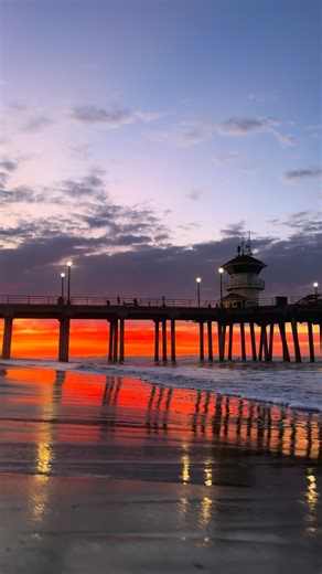 Chris Anderson | When those December sunrises show up 🌅 . . #sunrise #huntingtonbeach #lightsandshadows #coastalliving | Instagram