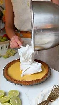 Authentic Key Lime Pie Recipe from the Florida Keys I #summerbaking #summerrecipes