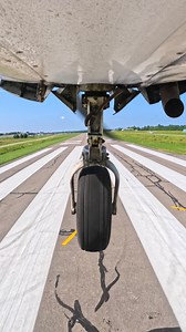 474K views · 39K reactions | 172RG landing from the nose gear perspective. Definitely a unique way to watch the landing gear in action! #cessna #cessna172 #cutlass #landinggear #gopro #studentpilot #learntofly #avgeek #avgeeks #sportys | Sporty's Pilot Shop | Facebook