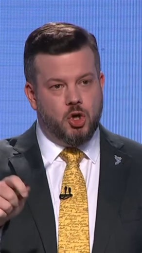 🚨 SE ACABÓ LA PACIENCIA CON LA INMIGRACIÓN ILEGAL 🚨 La clase política ha traicionado a cada chileno, abriendo nuestras fronteras y permitiendo que cientos de miles de inmigrantes ilegales saturen nuestro sistema de seguridad social, sin que sepamos quiénes son ni si representan un peligro para nuestras familias. Con nosotros esto SE TERMINA. 👉 Vamos a expulsar a todos quienes entraron de forma ilegal, porque Chile debe ser devuelto a los chilenos.🇨🇱 #KaiserGanaDebate | Johannes Kaiser