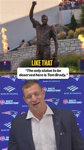 Gronk will just be taking picture by Tom Brady's statue 😂 #gronk #tombrady #NFL #football