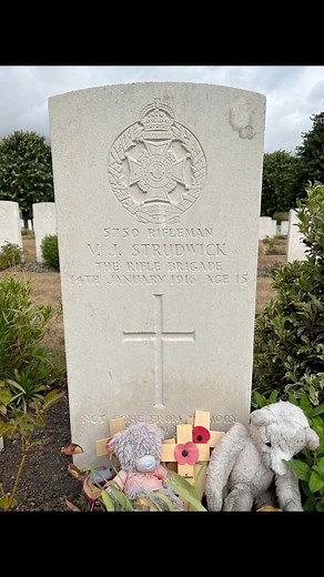 UNDERAGE SOLDIERS OF WW1 Five teenagers — only fifteen years old — killed on the battlefields of the Great War. During the First World War, thousands of boys lied about their age to enlist. Too young to shave. Too young to vote. Too young to die. Yet they went — driven by patriotism, adventure, or simply a desire to stand beside their fathers and brothers. This is the story of five boys, all aged just 15, who gave their lives in the Great War. Private Samuel Harry Chickegian Service Number: 2393